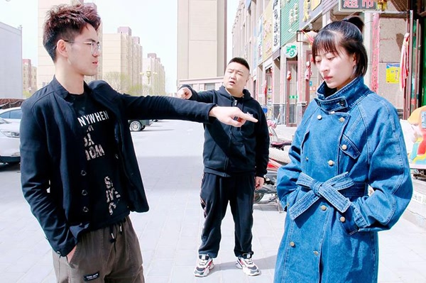 妻子爱上别的男人，放手还是挽留？