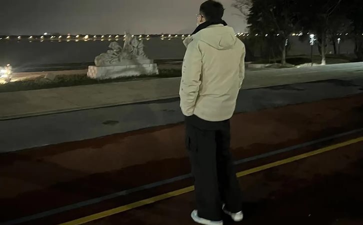 老公出差频繁：对家庭和谐的深远影响