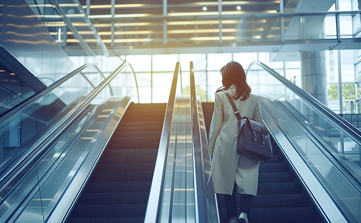 女的经常出差，会去找异性吗