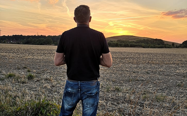 揭开长期背叛妻子男人的内心世界