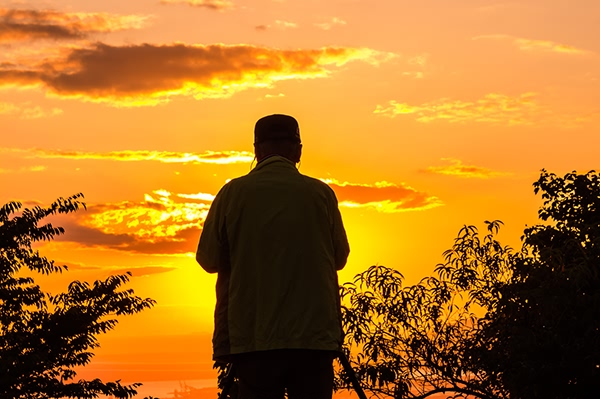 用心关怀：如何高情商地表达对老公的关心