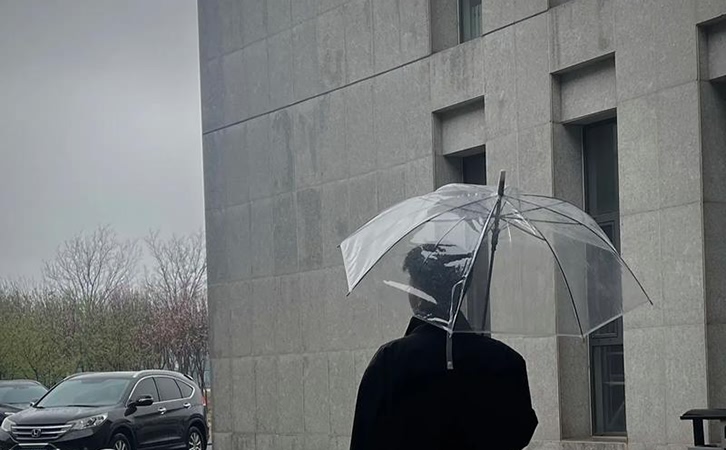 如何在丈夫出差期间让他感受到妻子的关