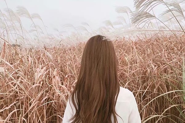 如何安慰工作累的女生：温柔的支持与理