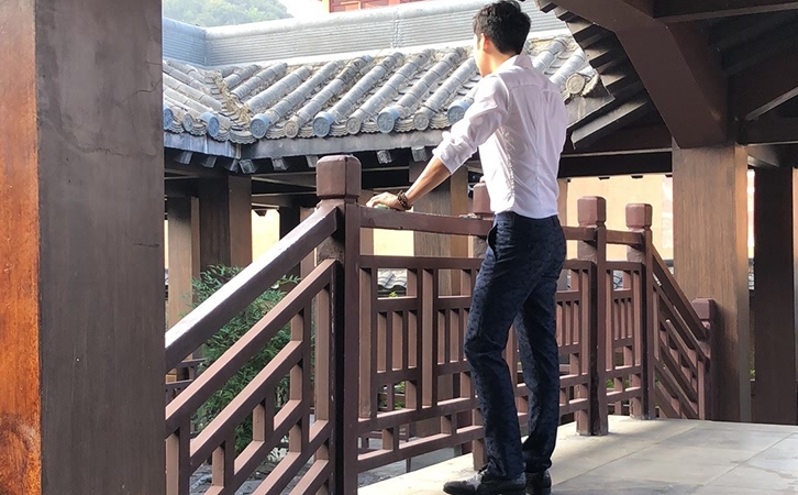 出差男士背后的秘密：出轨风险与应对策